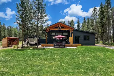 Image de New Bend Modern Chalet 14 Minutes To Mt. Bachelor!