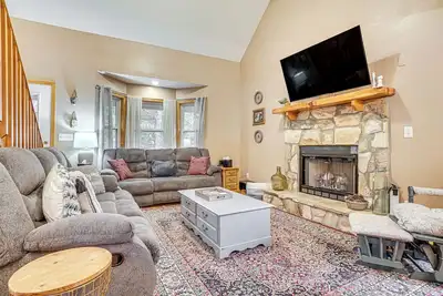 Image de Spacious Home in Helen w/ Porch & Balcony!