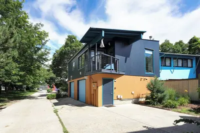 Image de Airy Guesthouse - Walkable Neighborhood Coffe Shop / Restaurants /Bakery