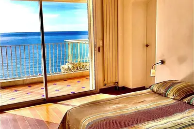 Image de The big Ventilated blue (Corniche Roucas Blanc beach)