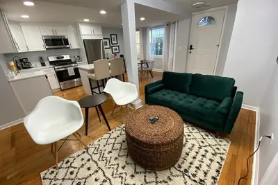 Image de Modern Lincoln Park Hideaway 1 Bed and 1Bath