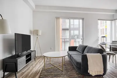Bright Bellevue 2br w/ Bbq, Gym, W/D, near Spring District, by Blueground