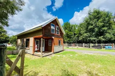 Image de Elet Farm Cottage, Horse Encounter Farm Stay, Loft Cabin, 35 Mins to Beach