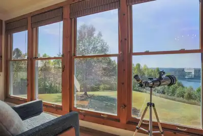 Image de Family Home w/ Porch & Center Hill Lake Views!