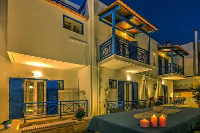 Image de Cretan Dawn Apart, Garden, Bbq & near the beach-4