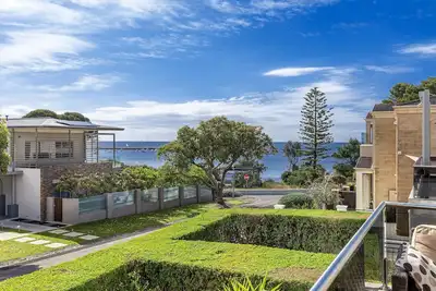 Image de Sea Grange, Mornington -1 Night Free! * - Harbour views, prime location