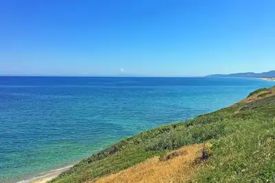 Image de Mediterranean vacation homes by the sea in a quiet location, with garden & barbecue