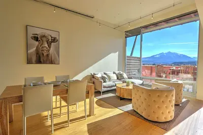 Image de Modern Industrial Condo w/Spectacular Sopris Views