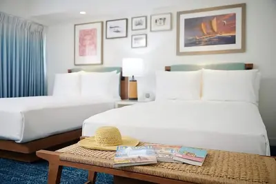 Image de Tropical Dream! 3 Serene Units, Pool, Spa, Minutes to Diamond Head, Honolulu Zoo