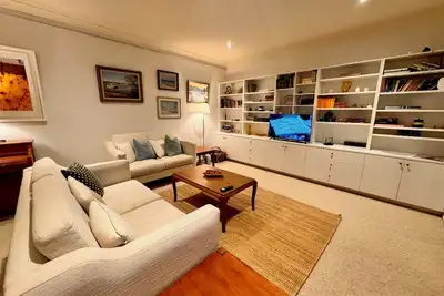 Image de 3 Bdrm/2 Bthrm House A walk into Canberra Cbd & Anu