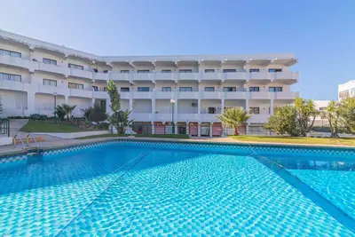Image de Vilamoura Cosy 2 With Pool by Homing