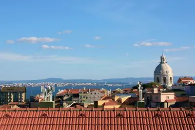 Image de Sunny 3bdr Apartment in Graça by LovelyStay