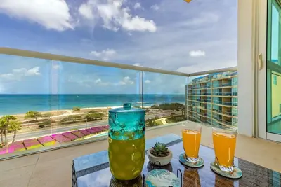 Image de Open the Door to marvelous ocean view condo