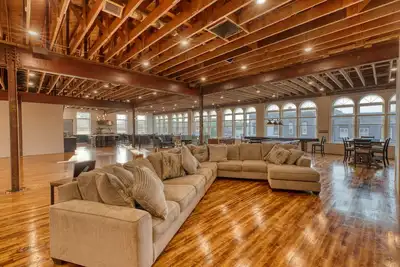 Image de Luxury Penthouse located in the heart of Yankton.