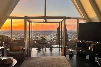 Image de Hollywood Hills Zen Villa ~Jetliner Views, Hot Tub