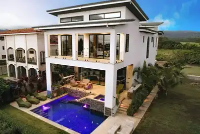 Image de Hermosa Villa • Luxury Oceanfront Pool Jacuzzi