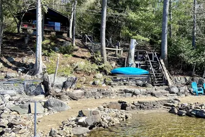 Image de Beautiful 4 Br lake front house with 100’ private beach