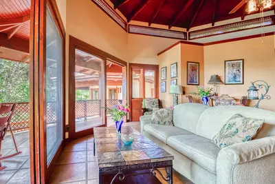 Image de Secluded River View Villa w/Private Hot Tub, Large Deck, Gas Grill, Washer/Dryer