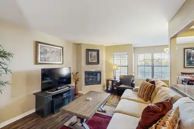 Image de Comfortable, Single-Level Condo with Free WiFi, Washer/Dryer, & Shared Pool