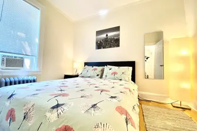 Image de 2 bedroom Apartment in Jackson Heights!