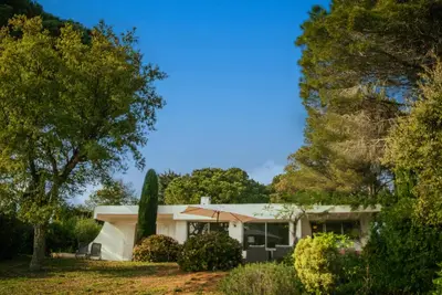 Image de Villa de charme avec vue mer à 350m de la plage