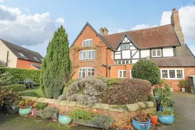 Image de The Manor House, pet friendly, character holiday cottage in Rocester