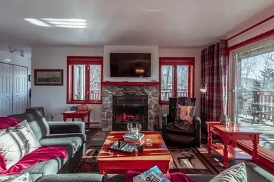 Image de Tremblant Hauts-Bois - Condo Ski In/Out avec 2 Chambres et Accès Piscine (197-9)