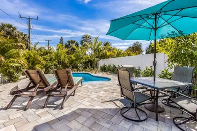 Image de Home with Private Pool, Two Blocks from the Beach! - Queen Palms