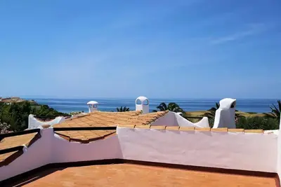 Image de Mediterranean vacation homes by the sea in a quiet location, with garden & barbecue