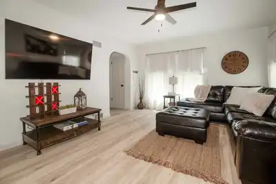 Image de Nice East Side 3br 2ba Wifi Smart Tv