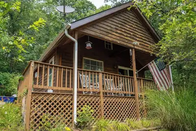 Image de Escape to your cozy Luray cabin, just a hop away from Luray Caverns