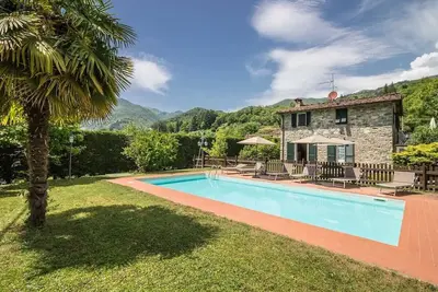 Image de Rustichino, maison avec piscine privée, WiFi, région de Lucca