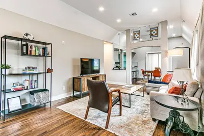 Image de Renovated 4br Gathering Place/Brookside/Riverside