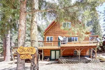 Image de Big Jim’s Hideaway –  Hot tub, shuffleboard, and mountain charm near Terry Peak!