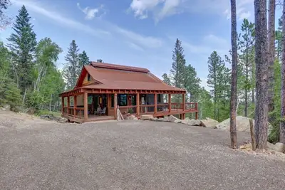 Image de Yeti Hideout - Fire table, hot tub and stunning views!
