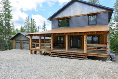 Image de Your Black Hills Getaway Awaits at Iron Wood Lodge!