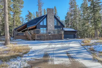 Image de Mountainside Chalet – Black Hills Retreat with Entertainment Room & Hot Tub