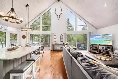 Image de Amazing view, deep water cove, huge firepit… 2 SUPs and 2 kayaks included