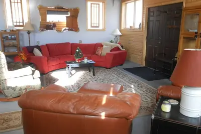 Image de Badito Guesthouse - Hiking out the door  Nearby lakes Golf & Fishing  Mtn Views