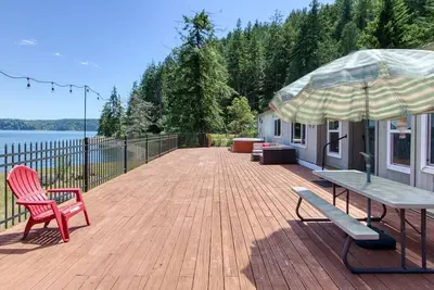 Image de Waterfront with Hot tub, Fire-pit, Kayak
