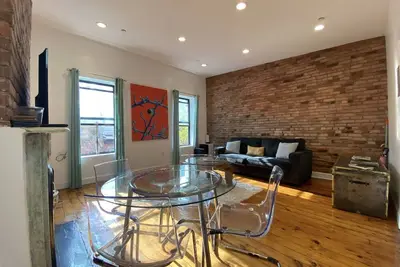 Brooklyn's Best- Sunny & Spacious Brownstone Apt