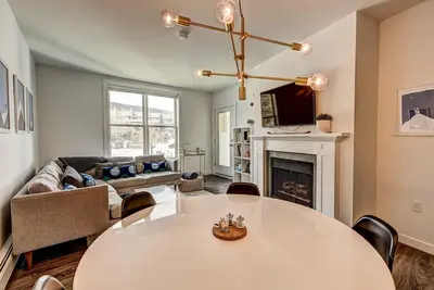 Image de Amazing modern 2br w views and 5 min walk to Village & Slopes