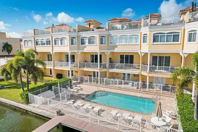 Image de Waterfront Coastal Bliss at Paradise Cove w/ Heated Pool! Walk to the Beach | Be