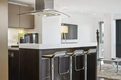Image de Luxury West End Penthouse with Parking