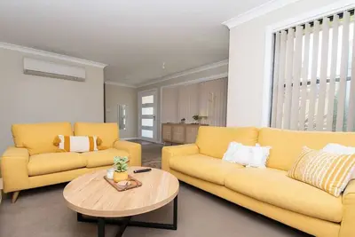 Image de Phillip Villa - Modern & Fresh, Close to Town