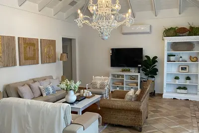 Image de Newly Renovated Golf Villa, great location centrally located