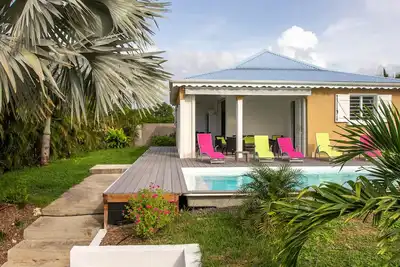 Image de Villa avec Grande piscine privée, au calme, proche des plages et du centre ville