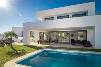 Image de Villa moderne proche de la mer