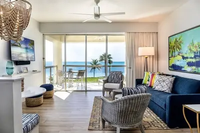 Grace Bay - Beach Front!