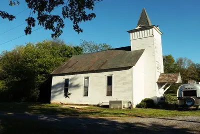 Image de Remote One-Room Farm Church 1hr from Nashville!